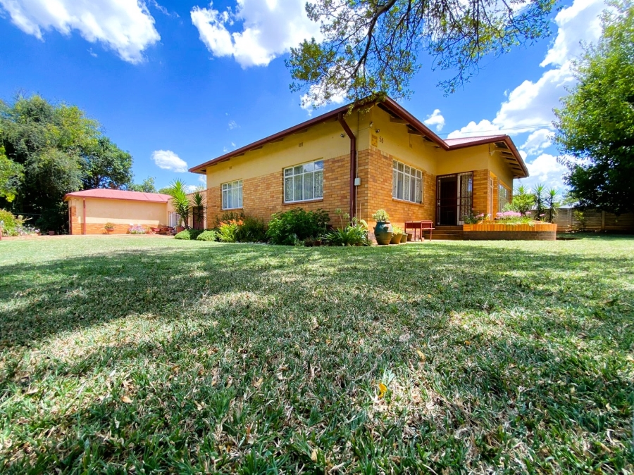 5 Bedroom Property for Sale in Die Bult North West